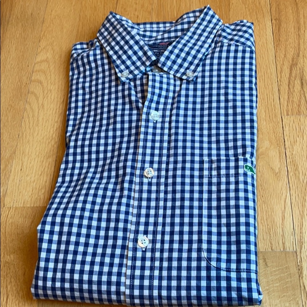 Vineyard Vines Long sleeve button down shirt